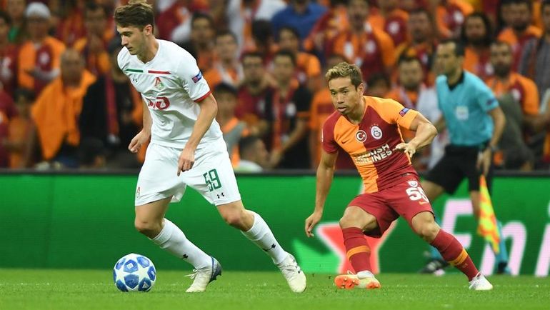 Алексей Миранчук (слева) и Юто Нагамото. Фото AFP Алексей Миранчук (слева) и Юто Нагамото. Фото AFP