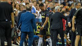 19 сентября. Валенсия. "Валенсия" - "Ювентус" - 0:2. 29-я минута. Криштиану Роналду в слезах покидает поле после удаления.