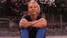 Елена Никитина: "Наступила на змею, укусила обезьяна, а байк едва не затонул в болоте"