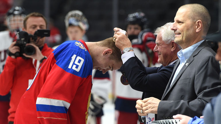 Василий Подколзин (слева). Фото Юрий Кузьмин, photo.khl.ru Василий Подколзин (слева). Фото Юрий Кузьмин, photo.khl.ru