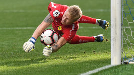 22 сентября. Химки. "Динамо" – "Анжи" – 0:1. Вратарь "Анжи" Юрий Дюпин отбивает пенальти.