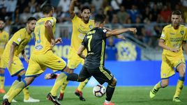 Роналду снова забил, а Неймар осчастливил ребенка