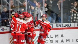 25 сентября. Екатеринбург. "Автомобилист" - "Локомотив" - 5:4 ОТ. 10-я победа подряд подопечных Андрея Мартемьянова.