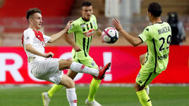 25 сентября. Монако. "Монако" - "Анже" - 0:1. Александр Головин (слева).