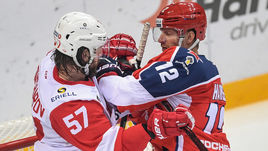 27 сентября. Москва. ЦСКА - "Спартак" - 2:1. Максим Гончаров и Янник Хансен.