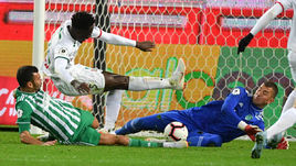 29 сентября. Москва. "Локомотив" – "Ахмат" – 2:0. Эдер не жалеет соперников.