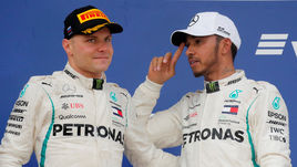 30 сентября. Сочи. Валттери Боттас и Льюис Хэмилтон.