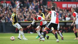 Ван Перси приговорил "Витесс" Слуцкого