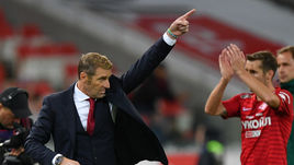 Воскресенье. Москва. Тушино. "Спартак" - "Ростов" - 0:1. Главный тренер красно-белых Массимо Каррера.