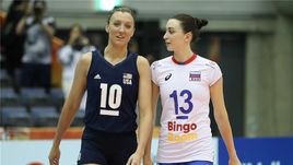 4 октября. Кобе. Россия – США – 2:3. Американка Джордан Ларсон и россиянка Евгения Старцева.