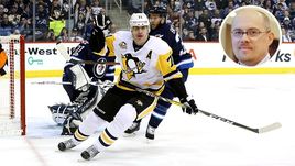 Евгений Малкин (в центре).