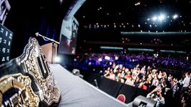 Перед пресс-конференцией.