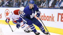 3 октября. Торонто. Защитник "Торонто Мэйпл Ливз" Игорь Ожиганов.