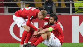 4 октября. Москва. "Спартак" - "Вильярреал" - 3:3. Эмоции Николая Рассказова и Георгия Джикии после финального свистка.