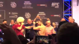 Драка зрителей, спокойный Хабиб и нелепый Макгрегор 