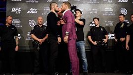 20 сентября. Нью-Йорк. Пресс-конференция перед боем Нурмагомедов - Макгрегор. Конор Макгрегор и Хабиб Нурмагомедов.