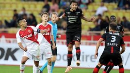 7 октября. Монако. "Монако" - "Ренн" - 1:2. Александр Головин (второй слева).