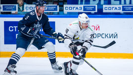 7 октября. Владивосток. "Адмирал" - "Трактор" - 2:7. Степан Захарчук и Йонас Энлунд.