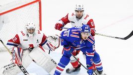 Среда. Санкт-Петербург. СКА - "Локомотив" - 0:1 ОТ. Питерские армейцы не смогли пробить вратаря "Локомотива" Илью Коновалова (№32).