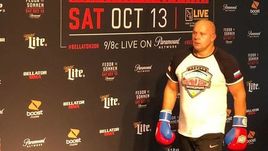 Федор Емельяненко готовится к бою с Чейлом Сонненом.