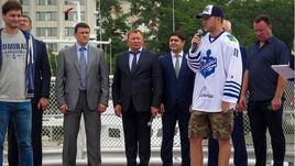 Гендиректор "Адмирала" Сергей Сошников (в центре).