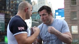 11 октября. Нью-Йорк. Федор Емельяненко и Чейл Соннен на дуэли взглядов.