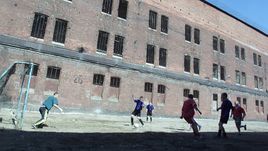 Футбольный матч в Бутырской тюрьме.