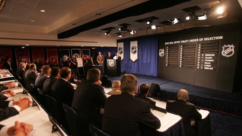 Заседание по поводу отмены локаута. Фото REUTERS Заседание по поводу отмены локаута. Фото REUTERS