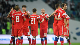 Воскресенье. Сочи. Россия - Турция - 2:0. Игроки российской команды празднуют победу.