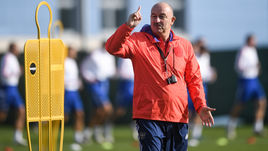 9 октября. Новогорск. Тренировка сборной России по футболу. Станислав Черчесов.