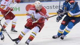 Рок Тичар (в центре).