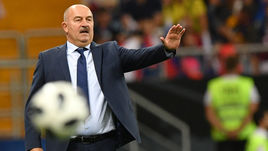 Главный тренер сборной России Станислав Черчесов.