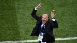 Главный тренер сборной России Станислав Черчесов.