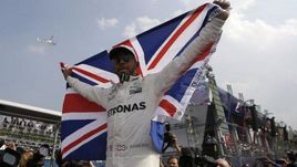 Льюис Хэмилтон.