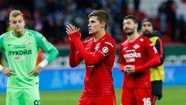 29 октября. Казань. "Рубин" - "Спартак" - 0:1. Роман Зобнин (в центре).