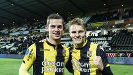 31 октября. Алмело. "Хераклес" – "Витесс" – 0:2. Авторы голов в команде Леонида Слуцкого: Томас Бейтинк (слева) и Мартин Эдегор.