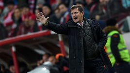 4 ноября. Москва. "Спартак" – "Урал" – 1:2. Сколько игр у руля красно-белых проведет еще Рауль Рианчо?