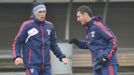 19 марта 2013 года. Лондон. Тренировка сборной России на базе "Арсенала" в Хертфордшире. Кирилл Набабкин и Алан Дзагоев.