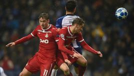 6 ноября. Порту. "Порту" - "Локомотив" - 4:1. Антон (слева) и Алексей Миранчуки.