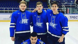 Раиль Мустафин (в центре).