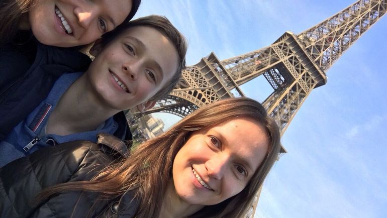 Maksim Samoylov avec Valeria, sa maman. Photo des archives personnelles de Maksim Samoylov. Maksim Samoylov avec Valeria, sa maman. Photo des archives personnelles de Maksim Samoylov.