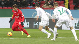 11 ноября. Казань. "Рубин" - "Локомотив" - 0:0. С мячом форвард гостей Федор Смолов.