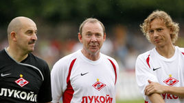 Бывшие тренеры "Спартака": Станислав Черчесов (слева), Олег Романцев (в центре) и Валерий Карпин.