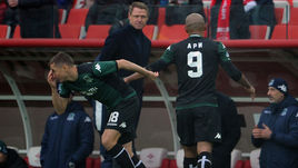 8 марта 2015 года. Москва. "Спартак" - "Краснодар" - 1:3. Олег Кононов меняет Ари (№9) на Владимира Быстрова.