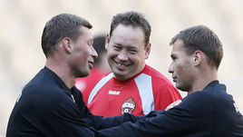 Леонид Слуцкий (в центре) и братья Березуцкие.