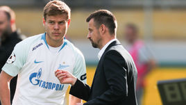 20 сентября. Каспийск. "Анжи" - "Зенит" - 2:1. Александр Кокорин и Сергей Семак.