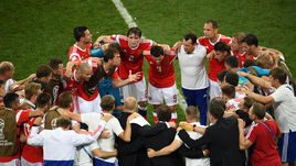 7 июля. Сочи. Россия - Хорватия - 2:2 (пен. - 3:4). Артем Дзюба настраивает команду перед дополнительным временем в матче 1/4 финала ЧМ.