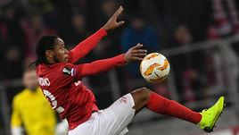 Луиз Адриану.