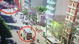 Беспорядки перед финалом Кубка Либертадорес "Ривер Плейт" - "Бока Хуниорс": разбитый автобус, газовая атака и отмена матча