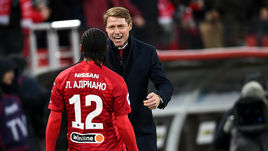 25 ноября. Москва. "Спартак" - "Крылья Советов" - 3:1. 90-я минута. Луиз Адриану и Олег Кононов.